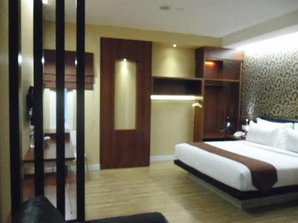 Citihub Hotel Джокьякарта Экстерьер фото