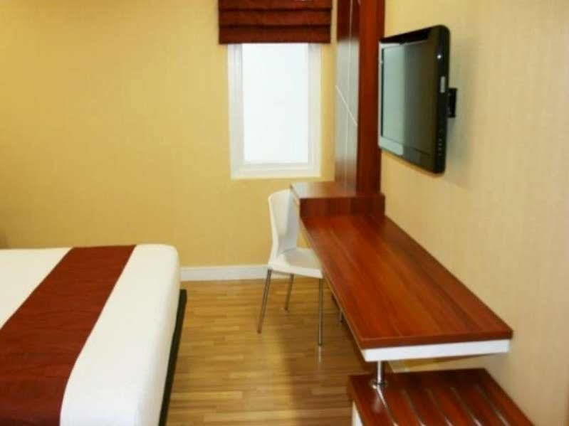 Citihub Hotel Джокьякарта Экстерьер фото