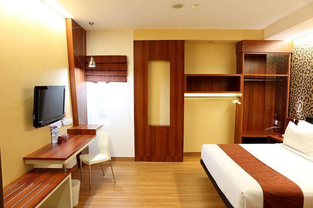Citihub Hotel Джокьякарта Экстерьер фото